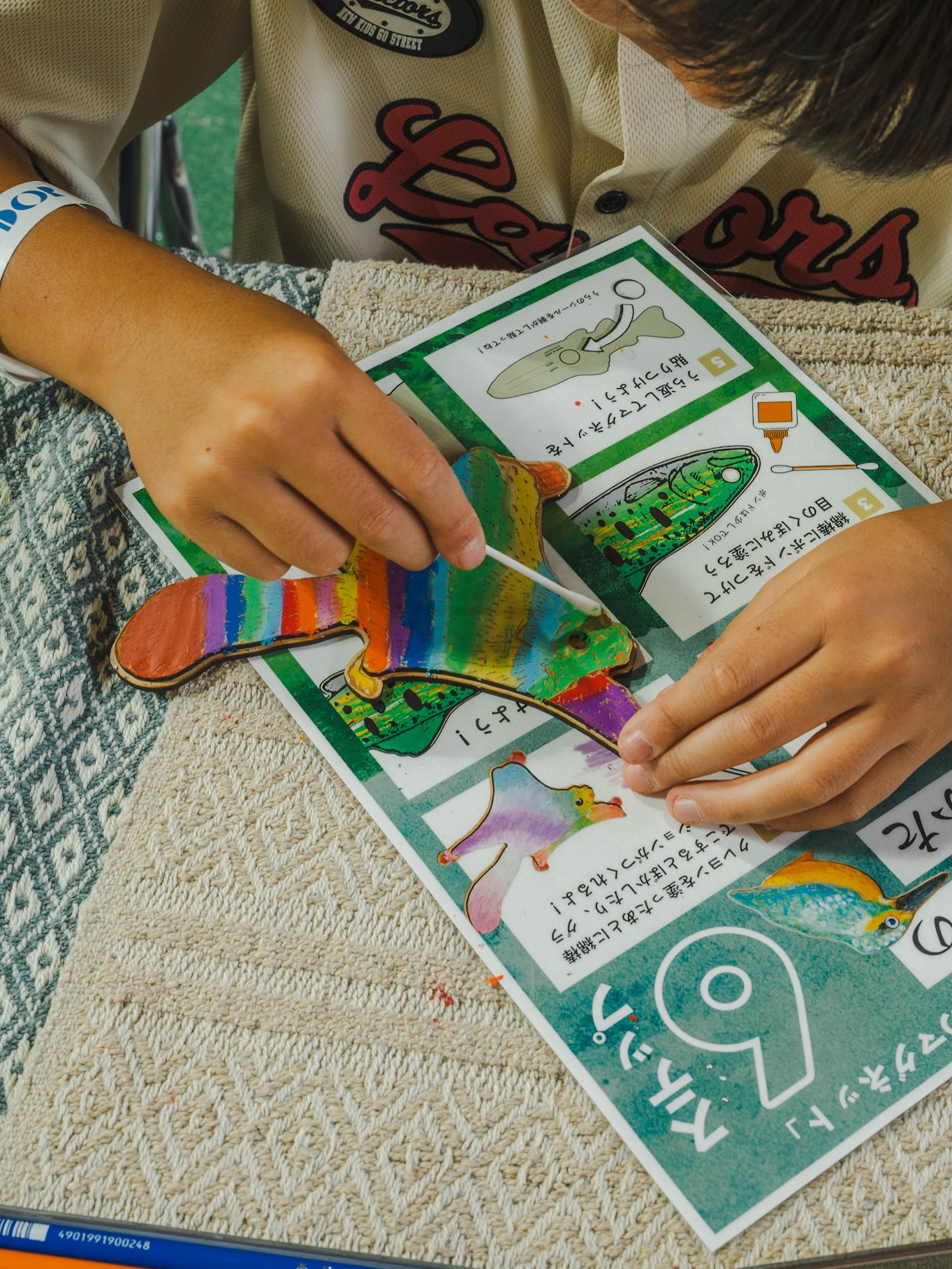 10月4日・5日に開催された 「ALPS OUTDOOR SUMMIT」 に出展いたしました🕊️
ブースにお立ち寄りくださった皆さま、本当にありがとうございました!
今回もたくさんの素敵な作品が生まれ、たくさんの刺激をもらいました🦋🐟🦜
ワンオペだったため、すべての作品を写真に収めることができなかったのが心残りです…🥲
また、ご対応までにお時間をいただいたお客さまはお待ちいただきありがとうございました🙇💦
AOSは来年も開催(予定)とのことです。
もしKNOCK DESIGNが出店していたら、ぜひブースを覗きに来てください🦢
改めまして、ありがとうございました!
運営の皆さまも本当にお疲れさまでした🏔️