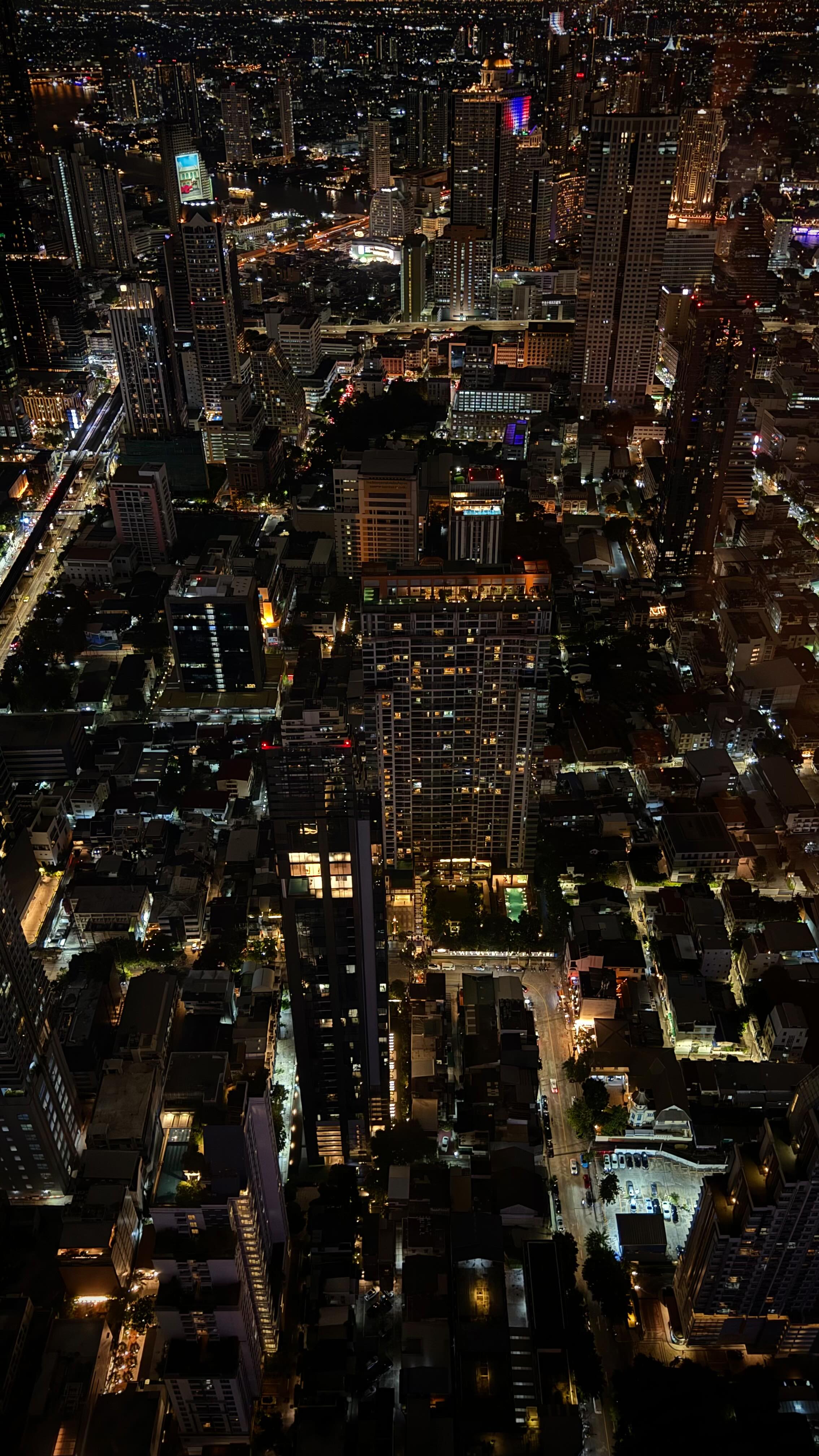 This shade of red on Thai silk? Speaks FW25 fluent…