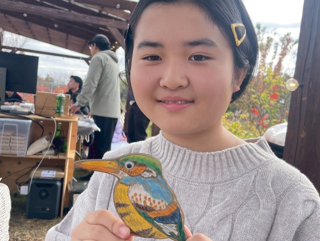 ワークショップにご参加いただいた皆様、ありがとうござました!🐟
発見や学びなどお持ち帰りいただけたでしょうか🔍👀
今回は八王子オープンファクトリー内でのイベントでしたので、僕が普段していることや、これまでどのようなことをしてきたか。また設計の話しなど、スライドを使いながら説明させていただきました📺
あまり参考にならなかったかもしれませんが、こういう風に生きている人もいるんだなーと、頭の片隅に留めていただけたら嬉しいです。
来年もオープンファクトリーが開催される際はエントリーしてみたいと思っています。
新しい発見や学びのあるコンテンツを準備して参りますので、ぜひまた参加をご検討ください🛠️
改めましてワークショップにご参加いただき、ありがとうございました!
また、今回場所を提供していただいた磯沼牧場様 、@isonuma__milkfarm
お手伝いとして参加してくれた書道家のはーちゃん
@hacreii 、
本当にありがとうございました!
@hachioji_openfactory