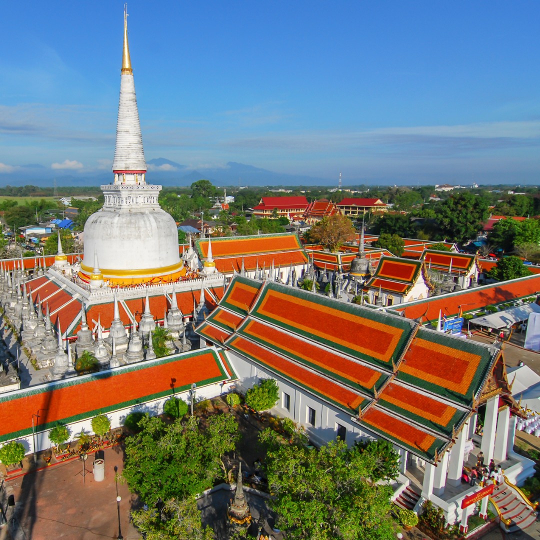 Cobbles, Caves and Committees 🪨⛰️📜⠀
⠀
This week’s Southeast Asian Archaeology newsletter moves from UNESCO heritage diplomacy to synchrotron science in Malaysia’s Nenggiri Valley, and then back into deep time with Early Palaeolithic cobble tools from Cambodia’s Mekong terraces.⠀
⠀
Cover image: Wat Phra Mahathat, Nakhon Si Thammarat — because temple towers do improve most things.⠀
⠀
Read the latest issue at the link in bio.⠀
⠀
#SoutheastAsianArchaeology #Archaeology #Heritage #Cambodia #Malaysia #UNESCO #WatPhraMahathat #NakhonSiThammarat #CulturalHeritage Cobbles, Caves and Committees 🪨⛰️📜⠀
⠀
This week’s Southeast Asian Archaeology newsletter moves from UNESCO heritage diplomacy to synchrotron science in Malaysia’s Nenggiri Valley, and then back into deep time with Early Palaeolithic cobble tools from Cambodia’s Mekong terraces.⠀
⠀
Cover image: Wat Phra Mahathat, Nakhon Si Thammarat — because temple towers do improve most things.⠀
⠀
Read the latest issue at the link in bio.⠀
⠀
#SoutheastAsianArchaeology #Archaeology #Heritage #Cambodia #Malaysia #UNESCO #WatPhraMahathat #NakhonSiThammarat #CulturalHeritage